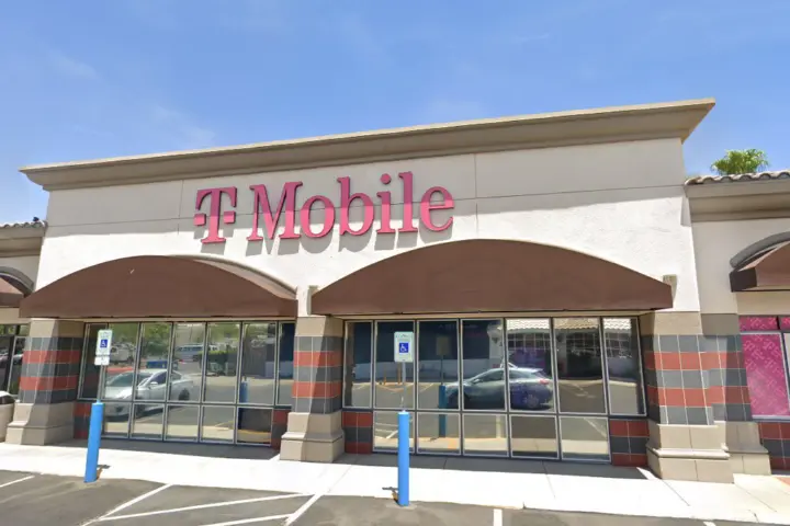 T-Mobile Rainbow & Lake Mead