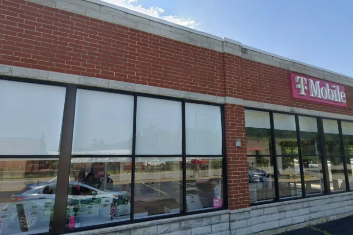 T-Mobile River Oaks Dr & Ring Rd