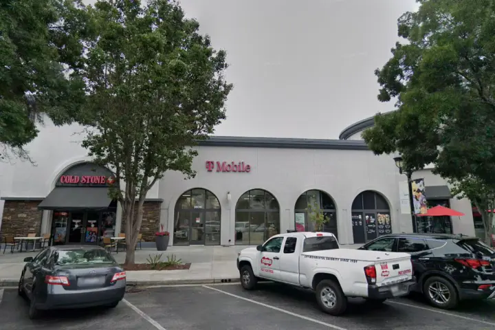 T-Mobile Rivermark Plaza