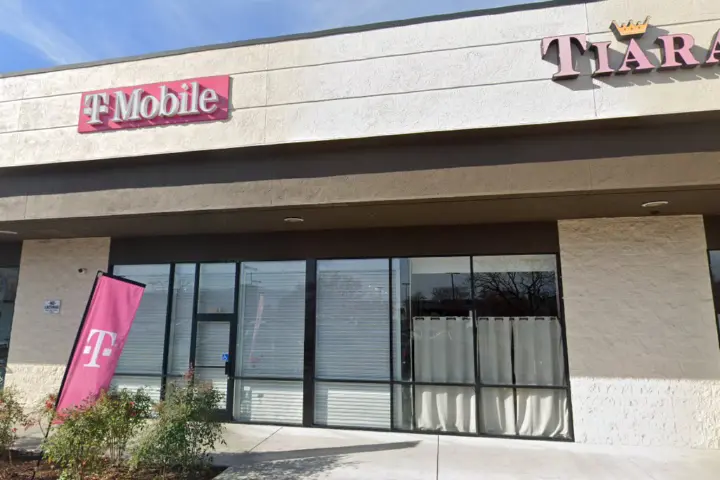 T-Mobile Rohnert Park Expy & Labath Ave