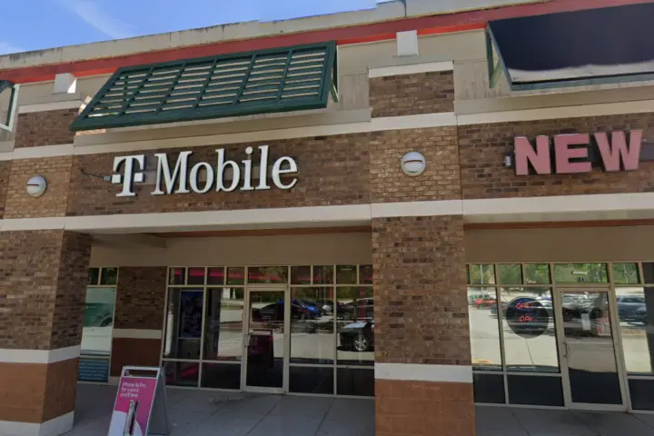 T-Mobile Roosevelt Blvd & 120th St
