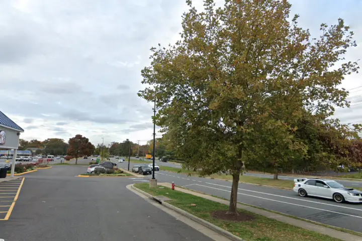 T-Mobile Rose Hill Dr & Franconia Rd