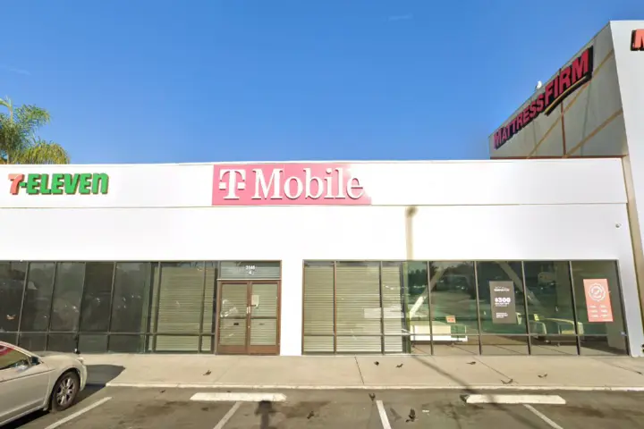 T-Mobile Rosecrans Plaza