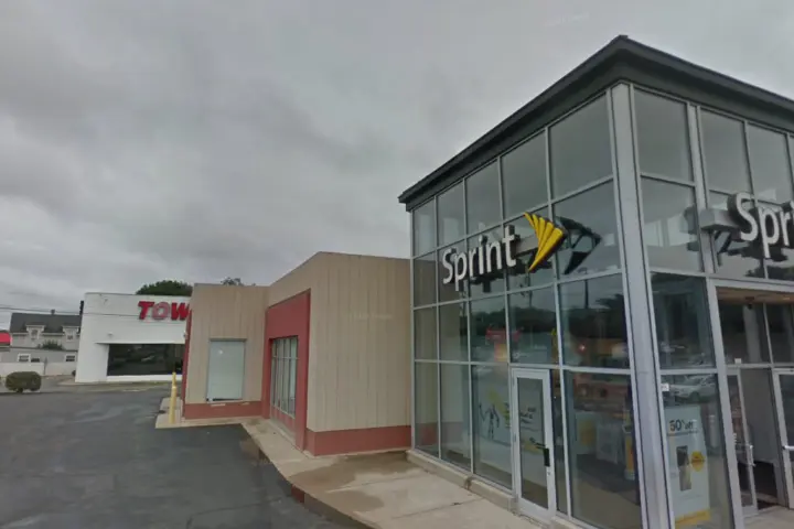 T-Mobile Route 1 North Saugus
