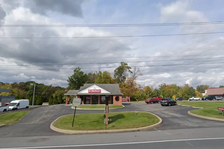 T-Mobile Rte 30 & Natural Springs