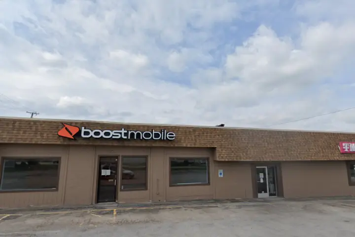 T-Mobile S Main St & Summit St