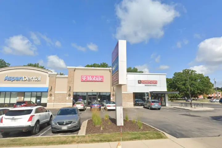 T-Mobile S Oneida St & Willard Dr