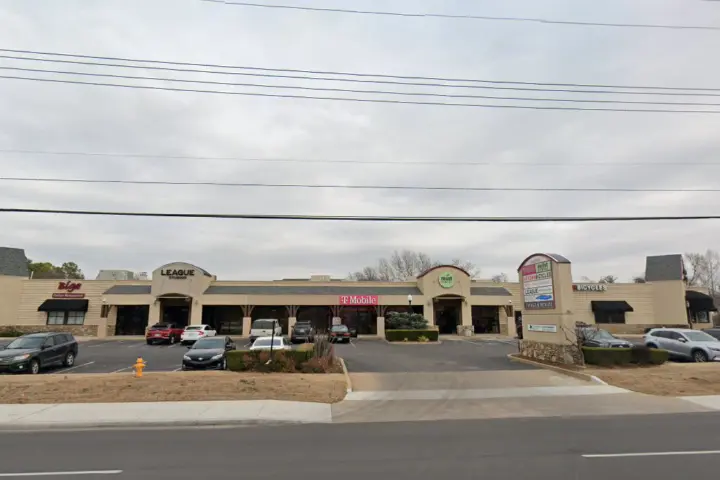 T-Mobile S Peoria Ave & E 44th Pl