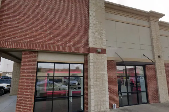 T-Mobile S Range Line Rd & 18th St