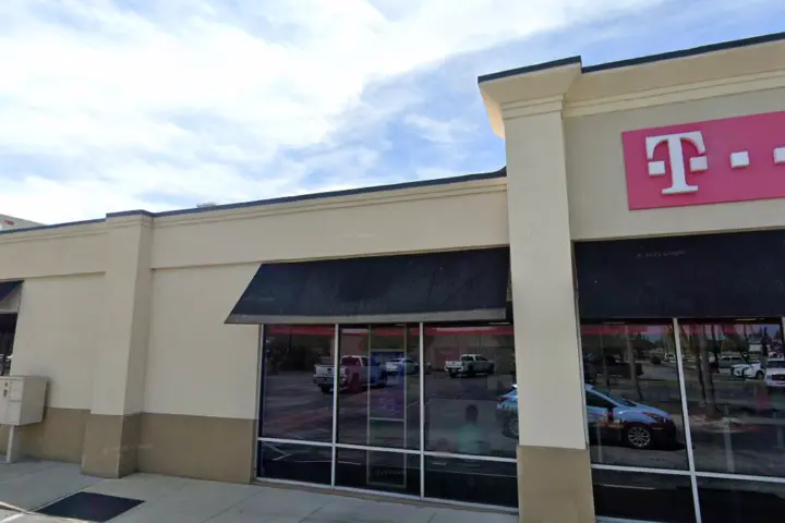 T-Mobile S Sr 19 & St Johns Ave