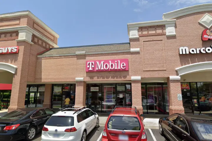 T-Mobile S Tryon St & Steele Creek Rd