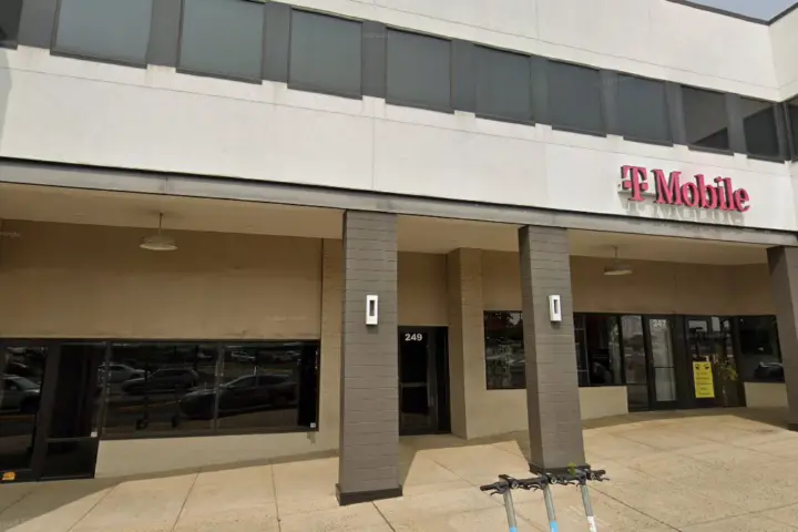 T-Mobile S Van Dorn St & Stevenson Ave