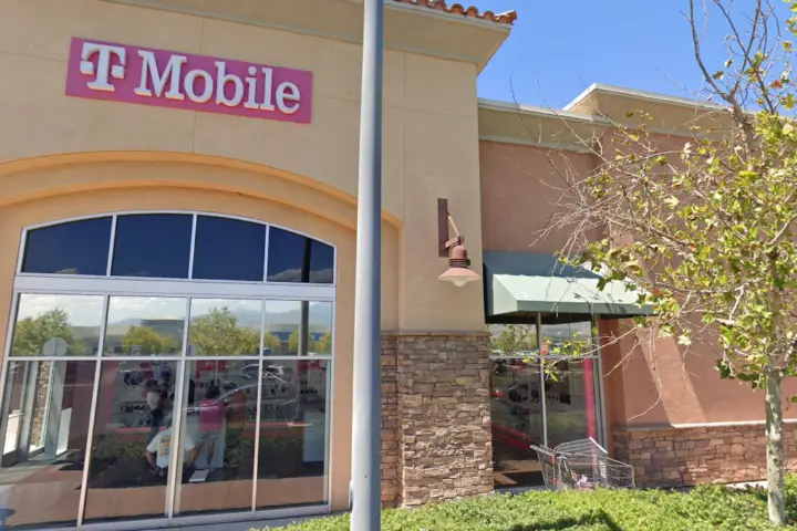 T-Mobile San Jacinto & Commonwealth