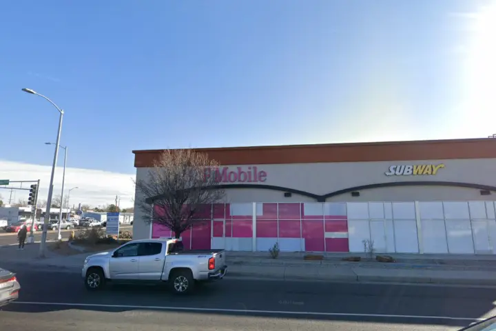 T-Mobile San Mateo & Lomas Blvd