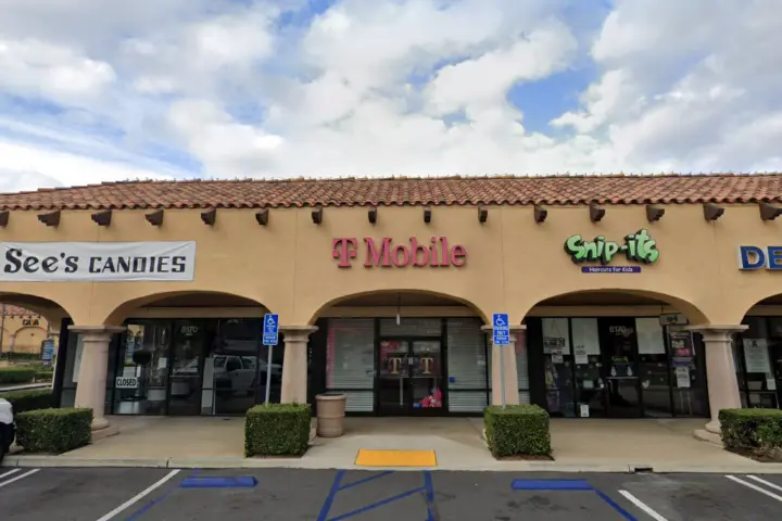 T-Mobile Santa Ana Canyon & Roosevelt