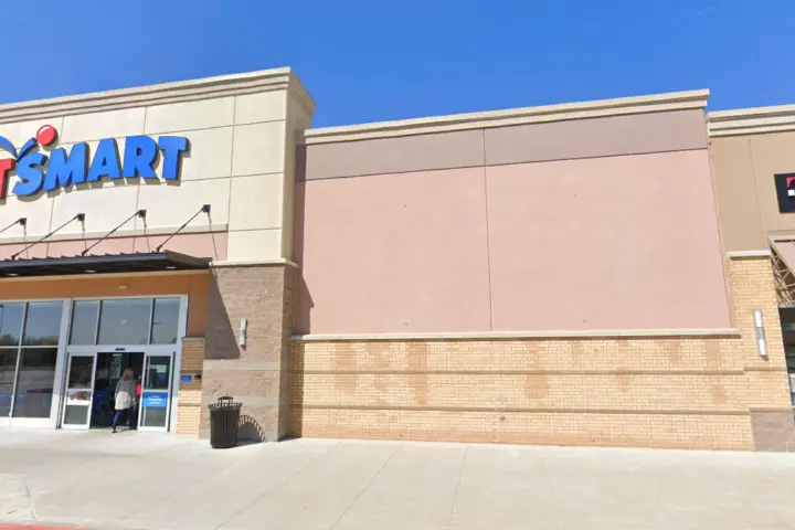 T-Mobile Shawnee Marketplace