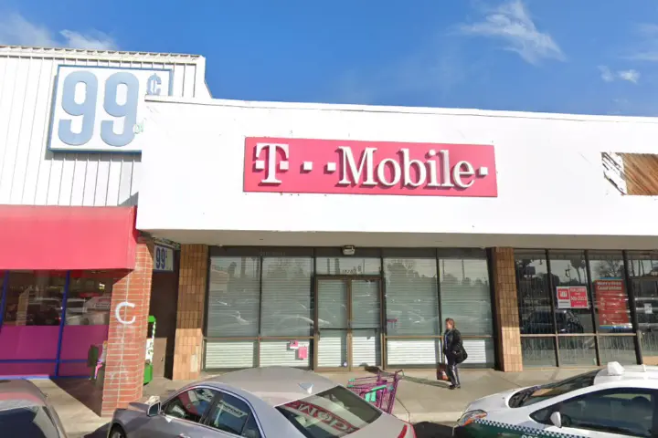 T-Mobile Sherman Way & Lindley Ave