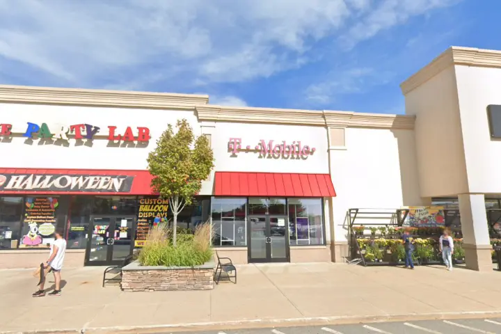 T-Mobile Shops at Billerica