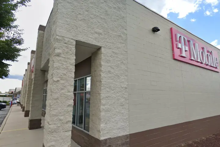 T-Mobile Shrewsbury Commons