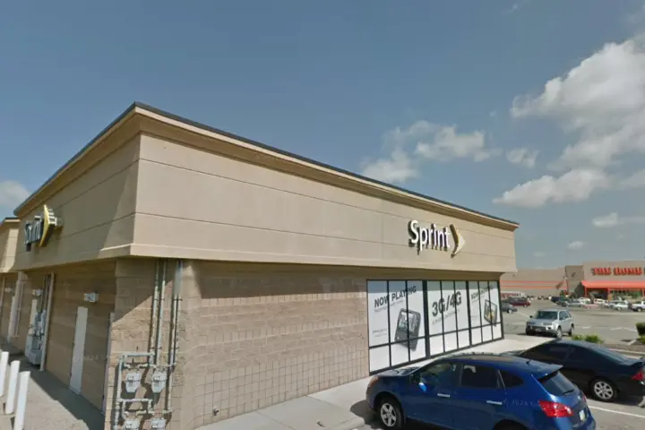 T-Mobile Springboro Pike & Mall Woods Dr