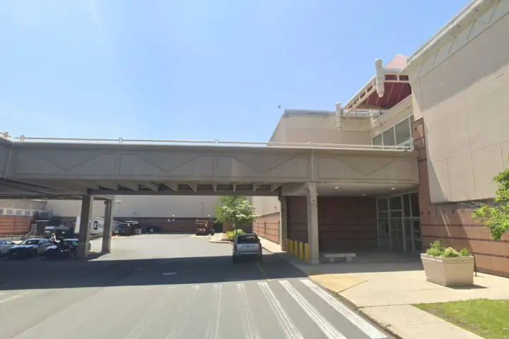 T-Mobile Square One Mall