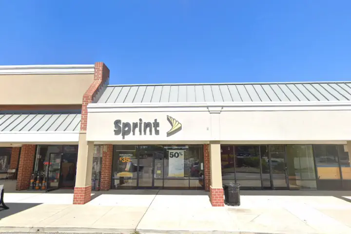 T-Mobile St Charles Towne Plaza