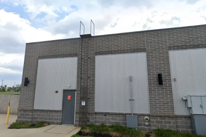 T-Mobile Steelyard Dr & W 14th St