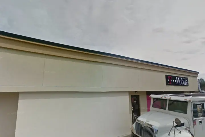 T-Mobile Sun Plaza