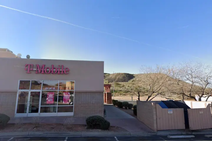 T-Mobile Sunset Blvd & Valley View Dr