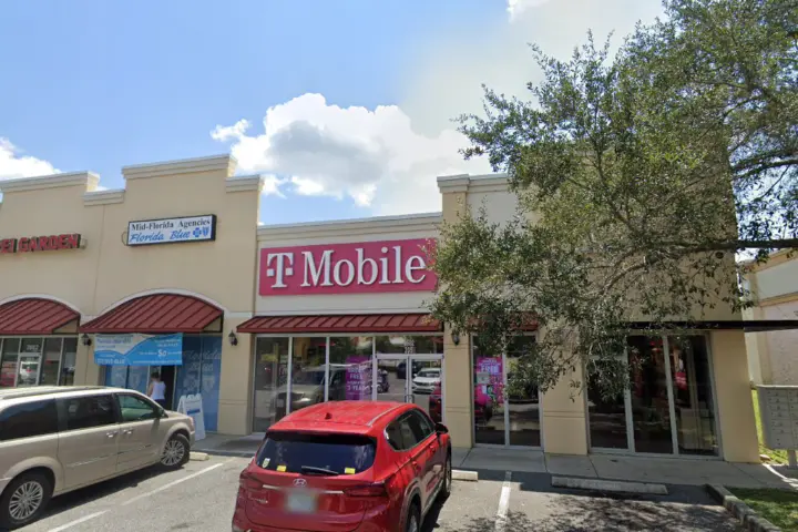 T-Mobile SW 19th Ave Rd & SW 24th Ave
