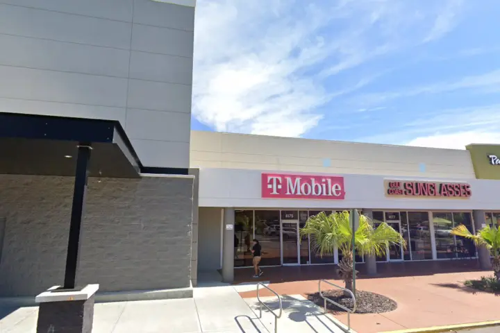 T-Mobile Tamiami Trl S & Jacaranda Blvd