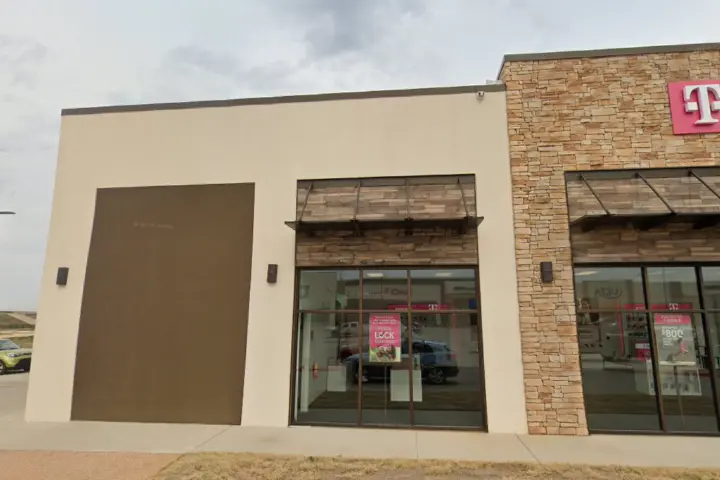 T-Mobile Ten Gallon Dr & Mcpherson Blvd