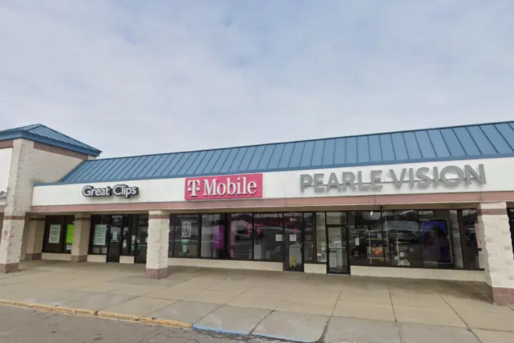 T-Mobile The Courtyard Shopping Center
