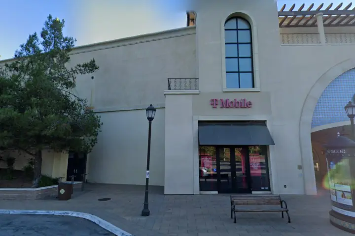T-Mobile The Oaks Mall