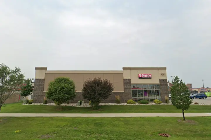 T-Mobile The Shoppes at Osgood