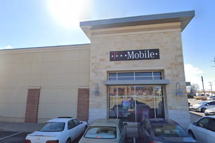 T-Mobile The Shops at Quail Springs