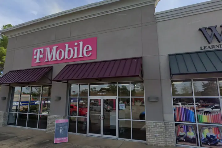 T-Mobile The Shops at South Oates