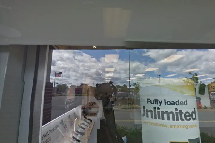T-Mobile The Shops at Willow Lawn