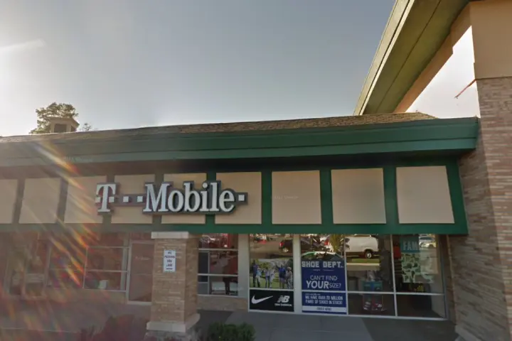 T-Mobile Tops Plaza