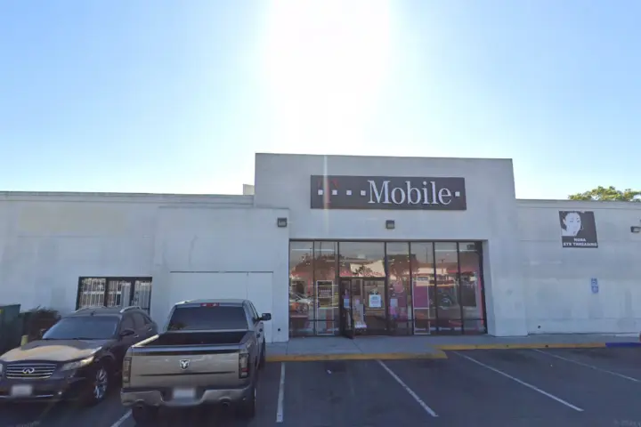 T-Mobile Tweedy Blvd & Otis