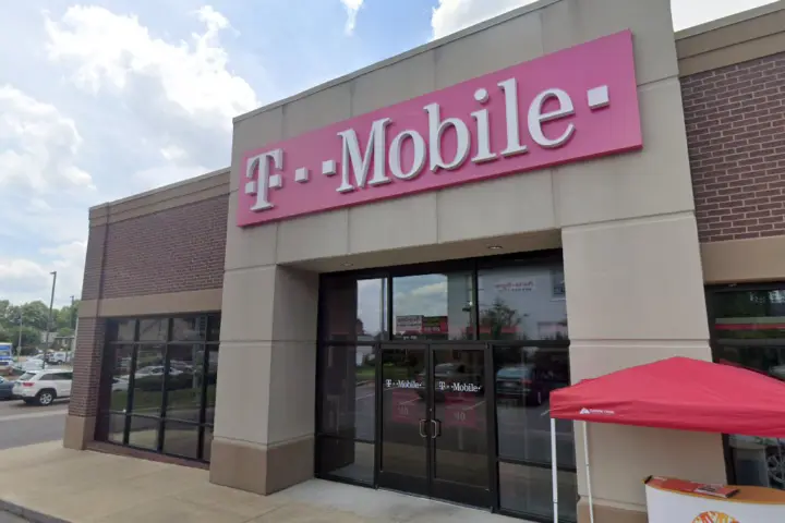 T-Mobile Union Ave & Mclean Blvd
