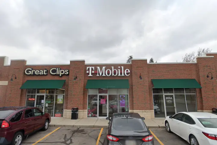 T-Mobile Union Blvd & W Wenger Rd