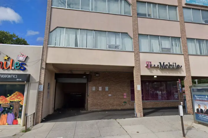 T-Mobile Union Turnpike & 162nd St