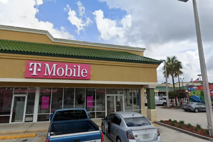 T-Mobile University Blvd & Terry Rd