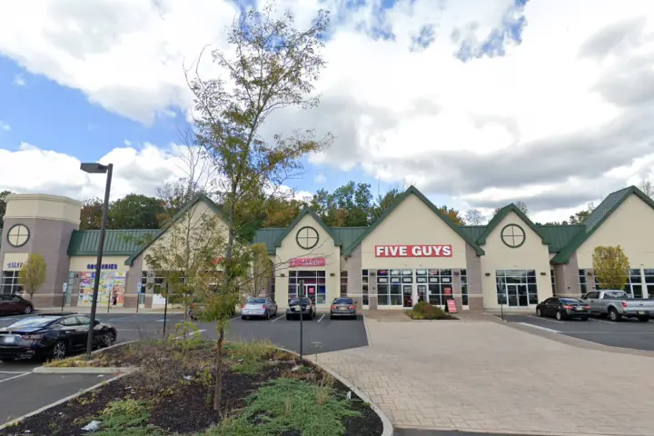 T-Mobile US-130 & Maple Stream Rd