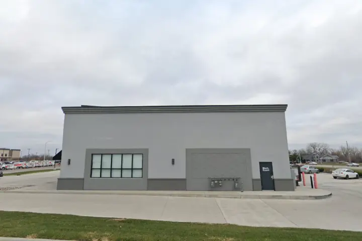 T-Mobile US 169 & Hospital Dr