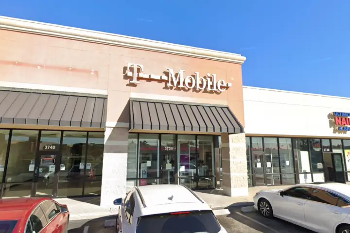 T-Mobile US 19 & Park Blvd