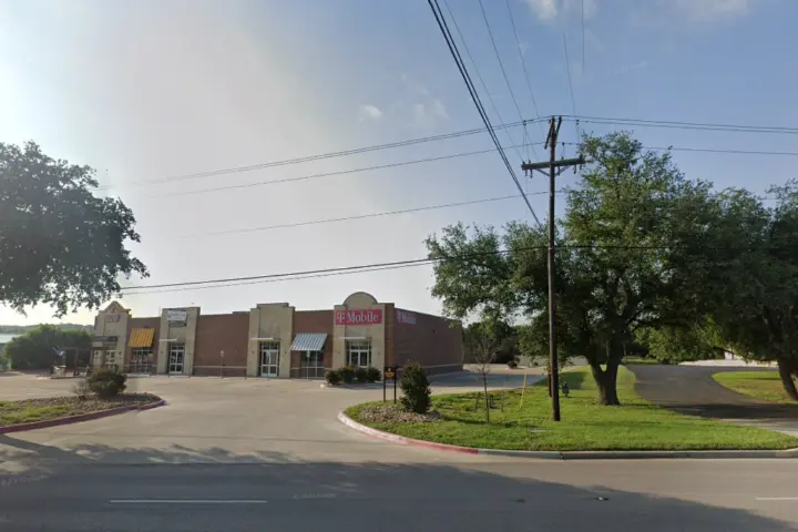 T-Mobile US 190 & Fourth