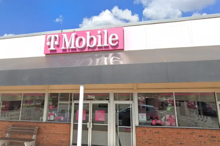 T-Mobile US-301 N & Ridgewood Blvd