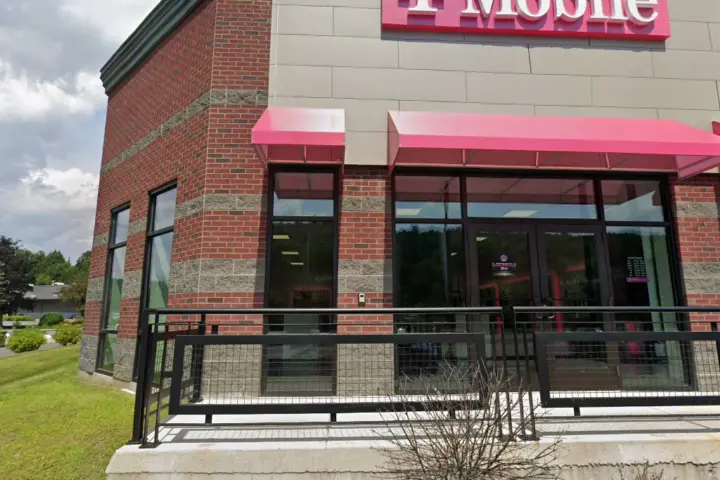 T-Mobile US 302 & Ames